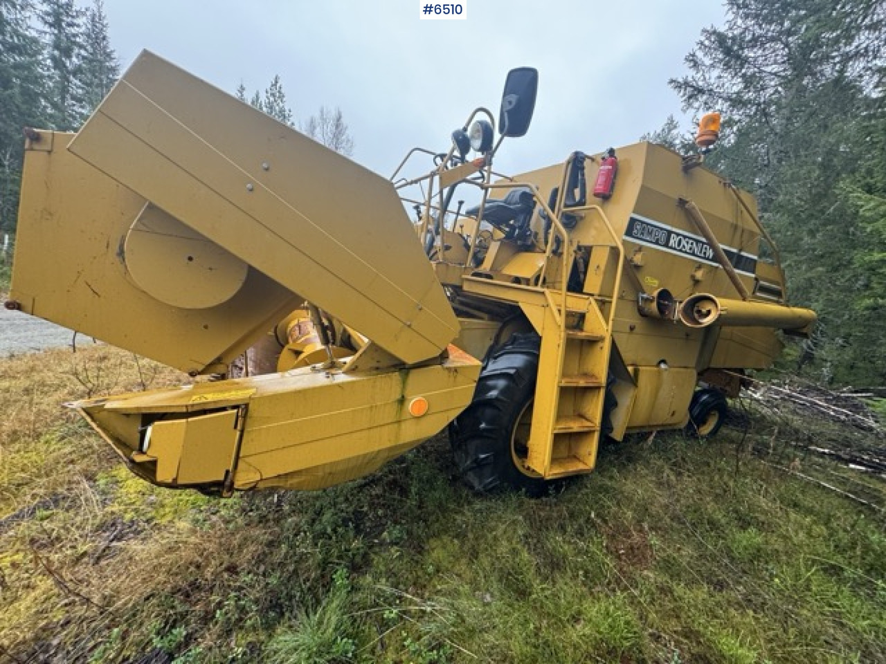 Approx. 1985 Sampo Rosenlew 500 combine harvester - Maaidorser: afbeelding 1 Approx. 1985 Sampo Rosenlew 500 combine harvester - Maaidorser: afbeelding 1