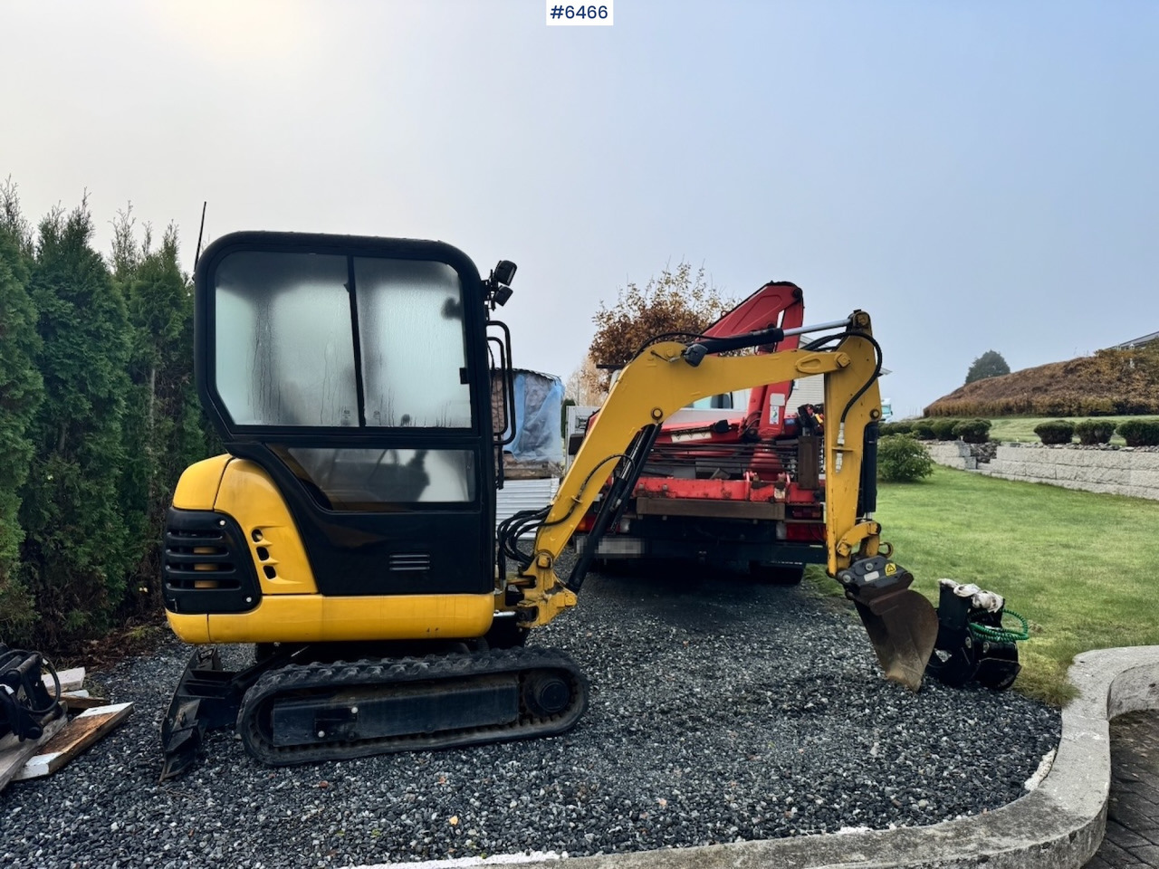 Approx. 2004 CAT 301.8 Mini excavator w/ 4 buckets and grapple. - Graafmachine: afbeelding 2 Approx. 2004 CAT 301.8 Mini excavator w/ 4 buckets and grapple. - Graafmachine: afbeelding 2