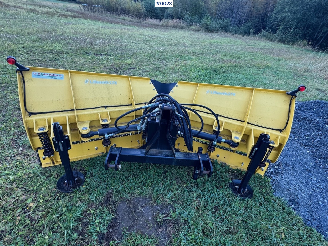 Lilleseth V-plow 270 w/ 3rd and 4th function! - Gemeentelijke machine/ Speciaal: afbeelding 5 Lilleseth V-plow 270 w/ 3rd and 4th function! - Gemeentelijke machine/ Speciaal: afbeelding 5
