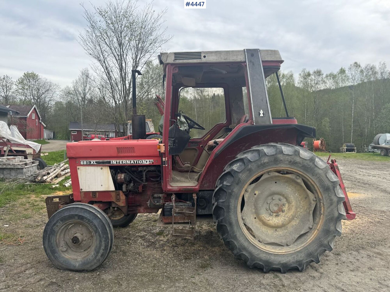 International 685 XL - Tractor: afbeelding 4 International 685 XL - Tractor: afbeelding 4