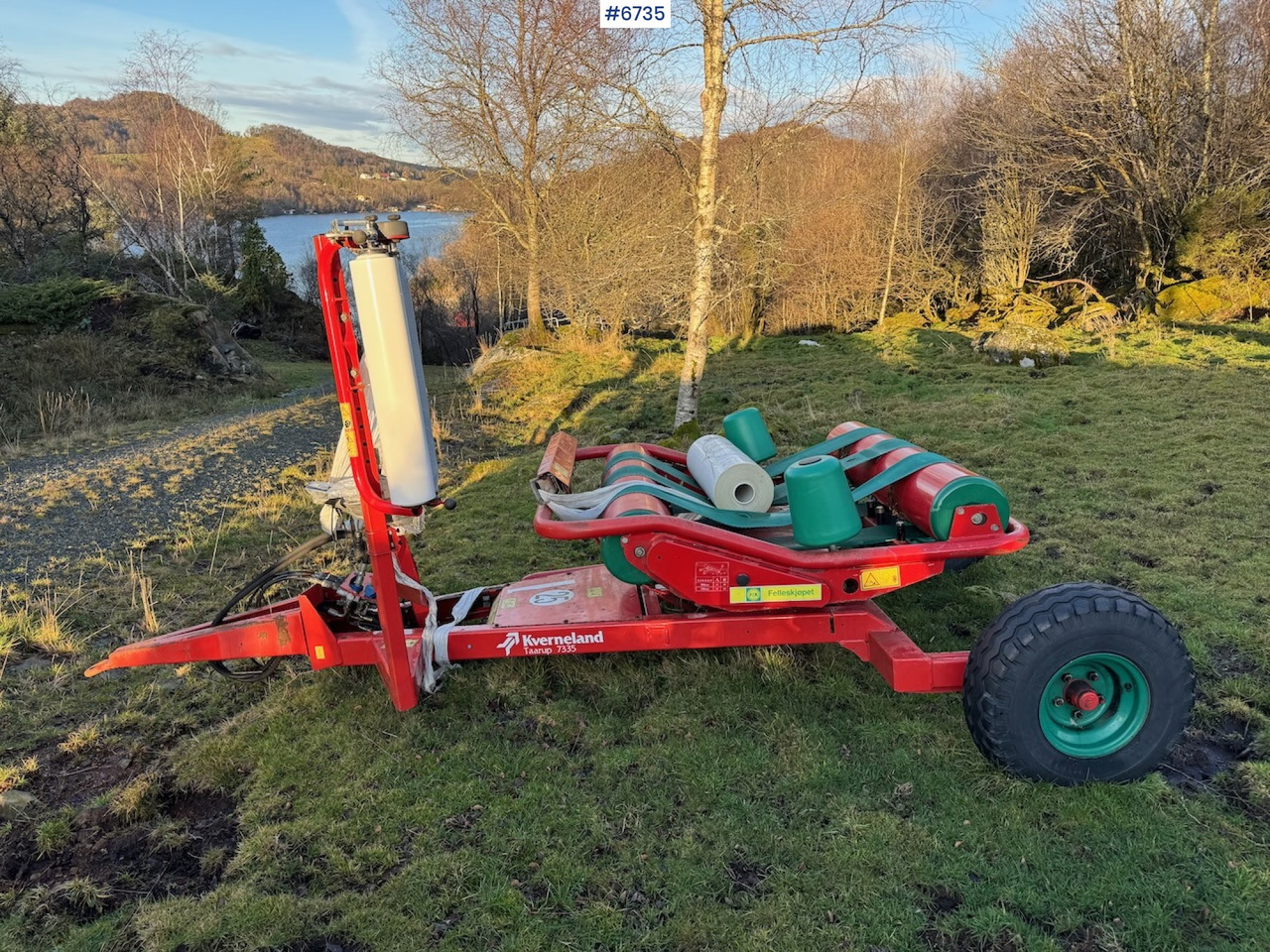 Kverneland Taarup 7335 Round Bale Wrapper - Hooi-/ Voedermachine: afbeelding 1 Kverneland Taarup 7335 Round Bale Wrapper - Hooi-/ Voedermachine: afbeelding 1