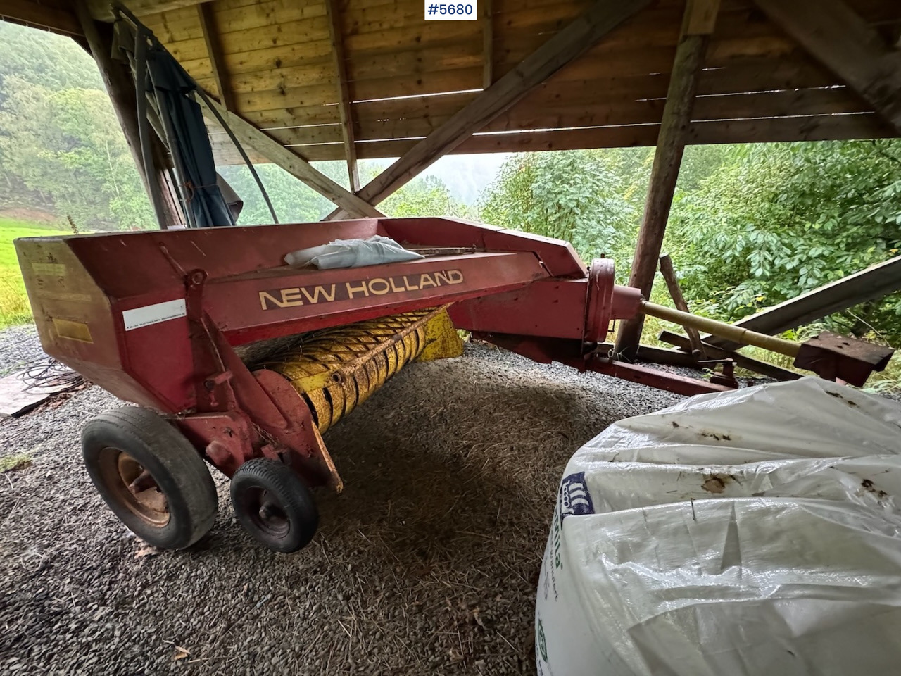 New Holland 268 Square Baler - Hooi-/ Voedermachine: afbeelding 1 New Holland 268 Square Baler - Hooi-/ Voedermachine: afbeelding 1