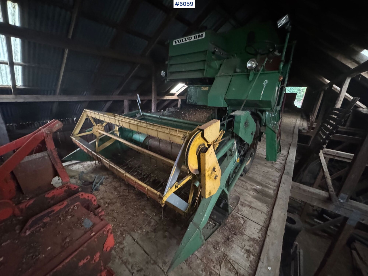 Volvo BM Aktiv 800 combine harvester - Maaidorser: afbeelding 1 Volvo BM Aktiv 800 combine harvester - Maaidorser: afbeelding 1