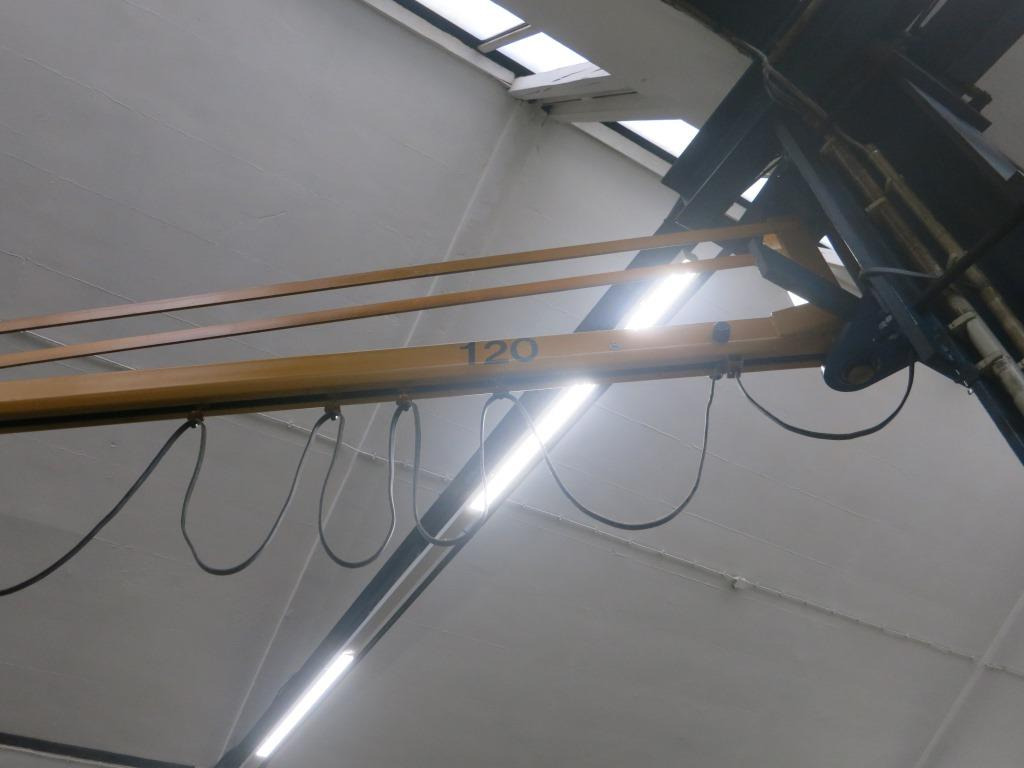 Demag 250 kg - Kraan: afbeelding 1 Demag 250 kg - Kraan: afbeelding 1