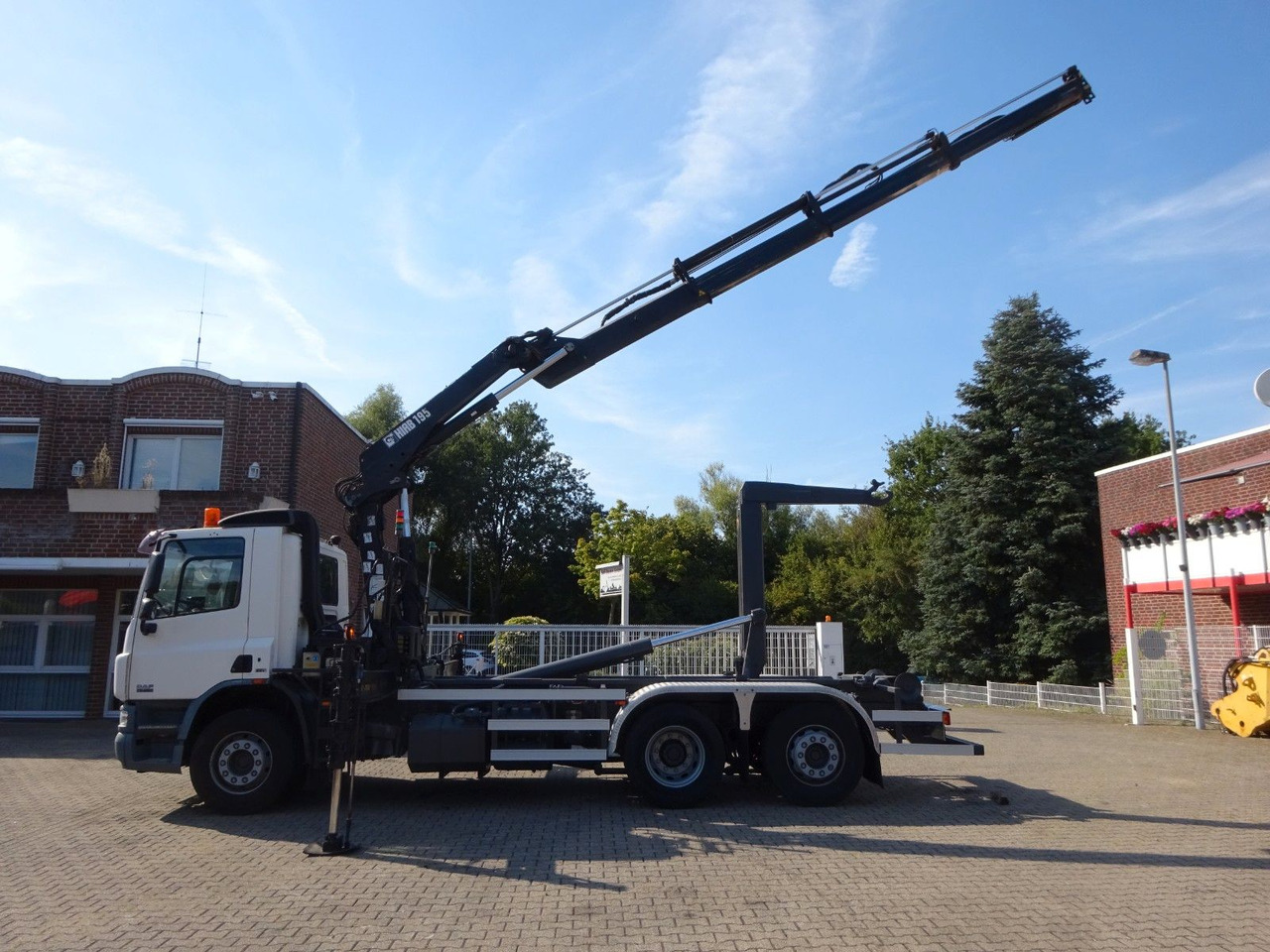 DAF 28-250 CF Abroller + HIA B195-3 Kran - Haakarmsysteem vrachtwagen, Kraanwagen: afbeelding 1 DAF 28-250 CF Abroller + HIA B195-3 Kran - Haakarmsysteem vrachtwagen, Kraanwagen: afbeelding 1