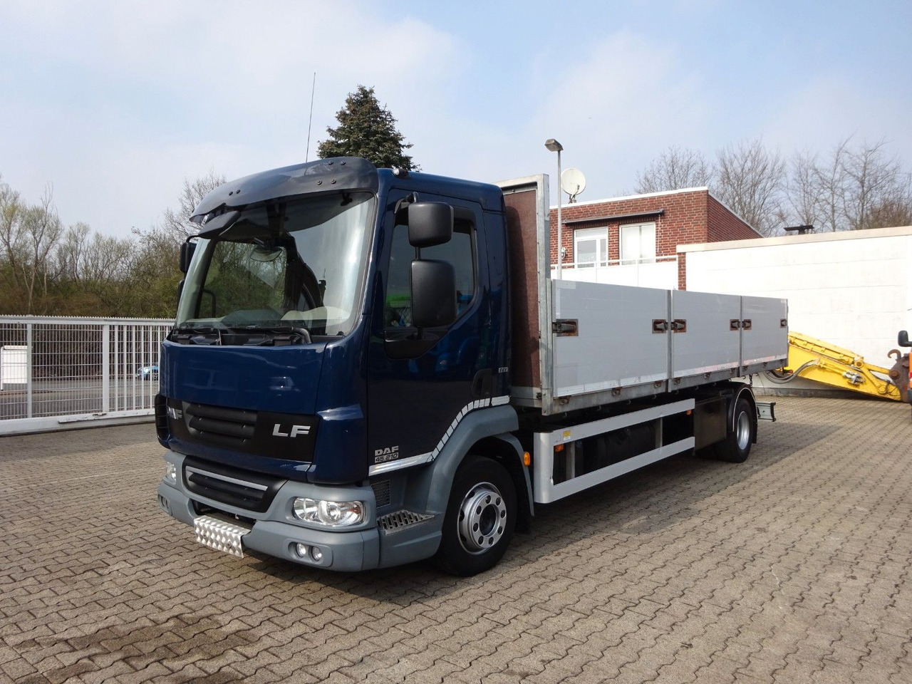 DAF LF 45.210 Kipper 4x2 - Kipper vrachtwagen: afbeelding 3 DAF LF 45.210 Kipper 4x2 - Kipper vrachtwagen: afbeelding 3