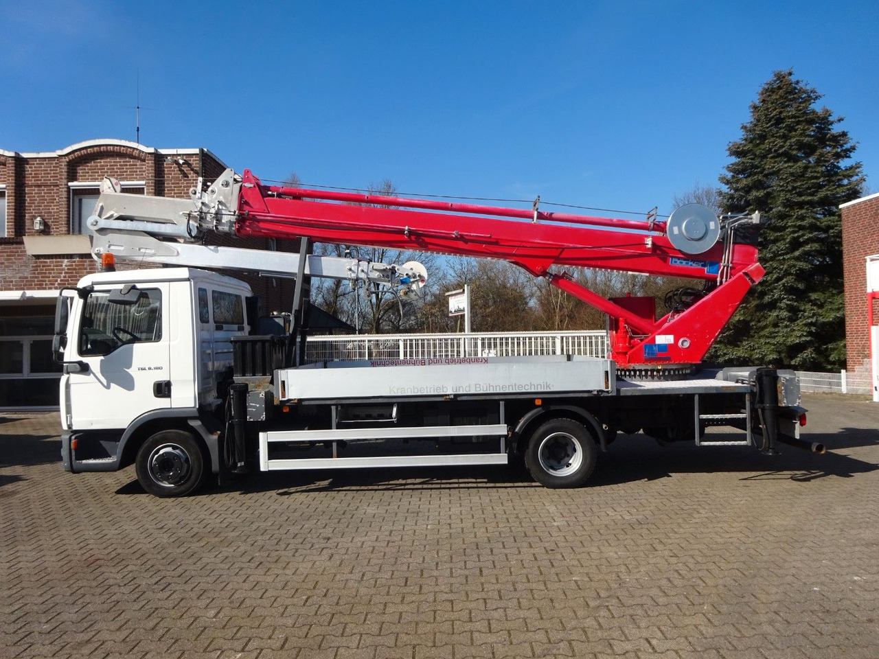 MAN 8.180 TGL + Böcker AK 32 Meter Dachdeckerkran - Kraanwagen: afbeelding 2 MAN 8.180 TGL + Böcker AK 32 Meter Dachdeckerkran - Kraanwagen: afbeelding 2