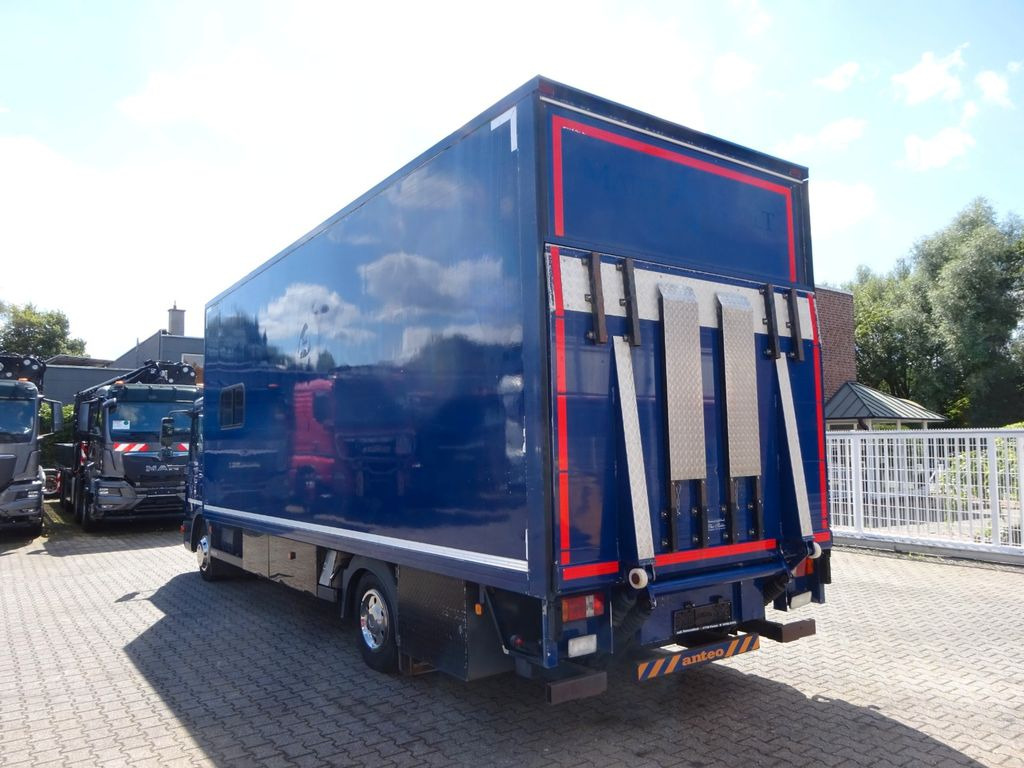 MAN 8.220 Koffer mit LBW als Wohnmobil ausgebaut 4x2 MAN 8.220 Koffer mit LBW als Wohnmobil ausgebaut 4x2 - Bakwagen: afbeelding 4 MAN 8.220 Koffer mit LBW als Wohnmobil ausgebaut 4x2 MAN 8.220 Koffer mit LBW als Wohnmobil ausgebaut 4x2 - Bakwagen: afbeelding 4