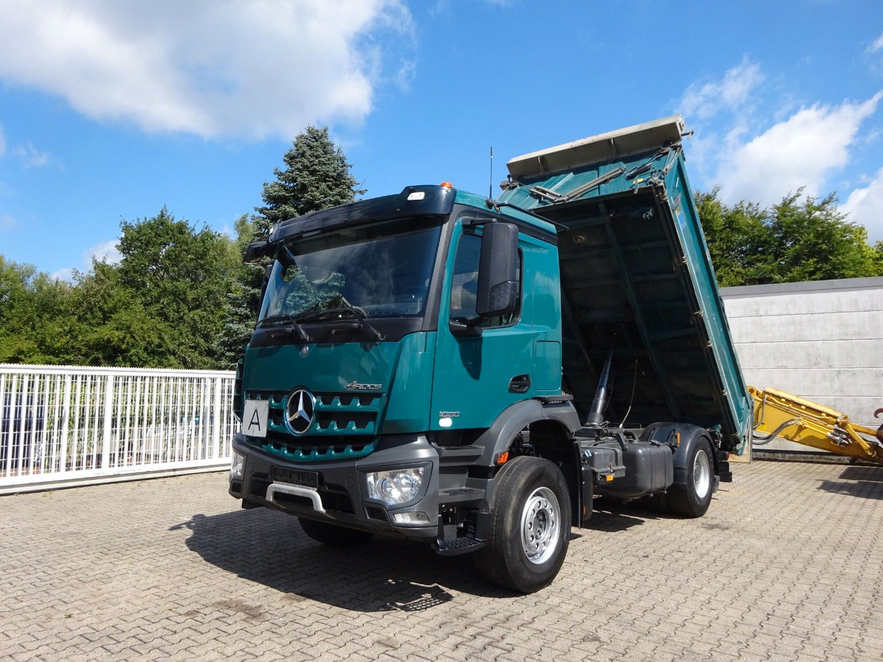 Mercedes-Benz 1833 Actros MEILLER 3Skipper 4x2 - Kipper vrachtwagen: afbeelding 1 Mercedes-Benz 1833 Actros MEILLER 3Skipper 4x2 - Kipper vrachtwagen: afbeelding 1