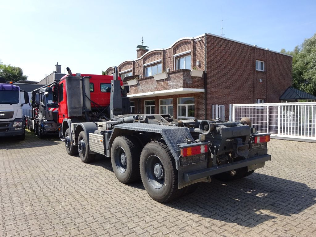 Mercedes-Benz 3246 Actros Abroller K45 8x4 Knickhacken Mercedes-Benz 3246 Actros Abroller K45 8x4 Knickhacken - Haakarmsysteem vrachtwagen: afbeelding 4 Mercedes-Benz 3246 Actros Abroller K45 8x4 Knickhacken Mercedes-Benz 3246 Actros Abroller K45 8x4 Knickhacken - Haakarmsysteem vrachtwagen: afbeelding 4