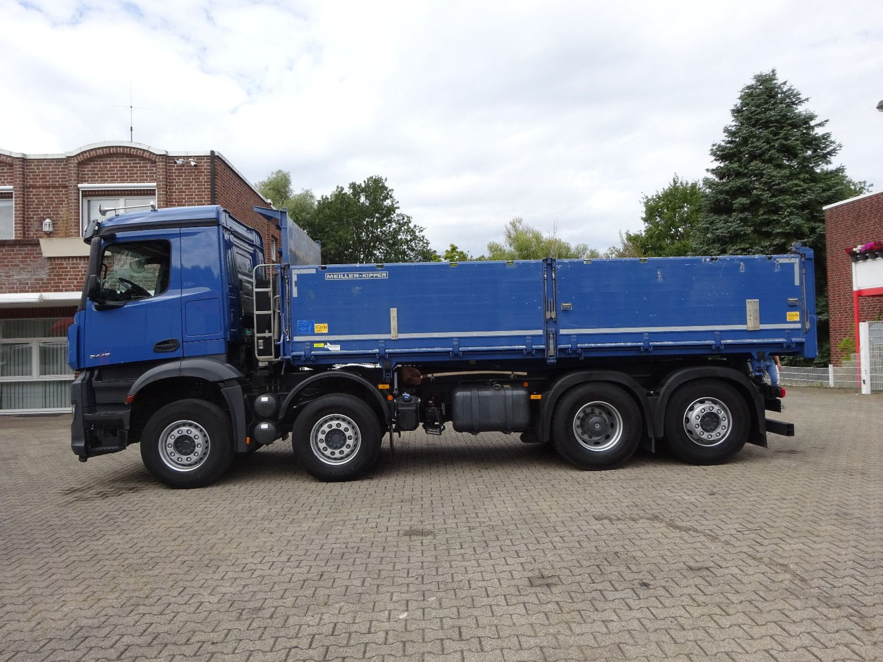 Mercedes-Benz 3446 Arocs MEILER 3 Seitenkipper 8x2 - Kipper vrachtwagen: afbeelding 3 Mercedes-Benz 3446 Arocs MEILER 3 Seitenkipper 8x2 - Kipper vrachtwagen: afbeelding 3