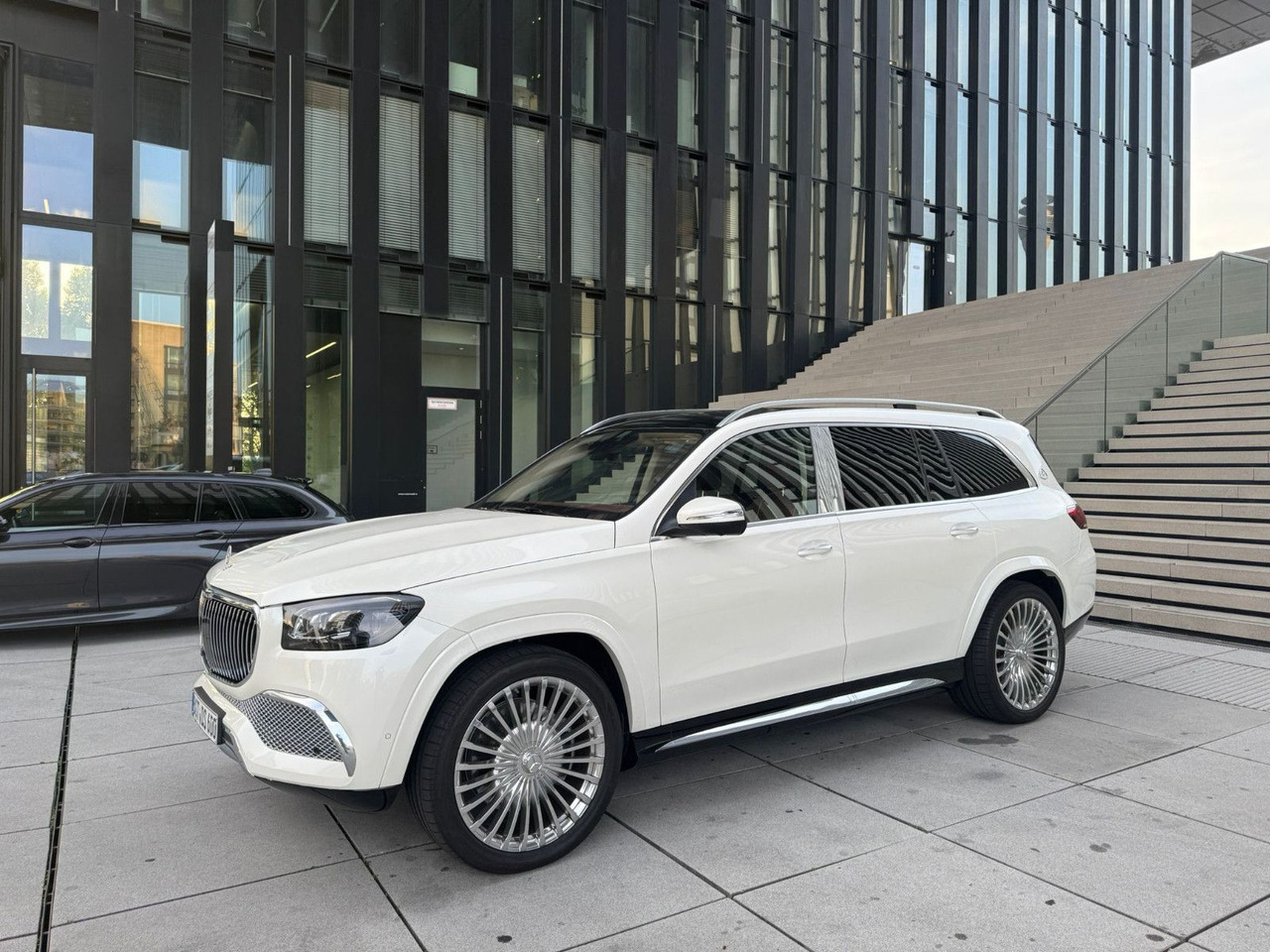 Mercedes-Benz GLS 600 Maybach 4Matic | 23 ZOLL | BURMESTER Mercedes-Benz GLS 600 Maybach 4Matic | 23 ZOLL | BURMESTER - SUV: afbeelding 1 Mercedes-Benz GLS 600 Maybach 4Matic | 23 ZOLL | BURMESTER Mercedes-Benz GLS 600 Maybach 4Matic | 23 ZOLL | BURMESTER - SUV: afbeelding 1