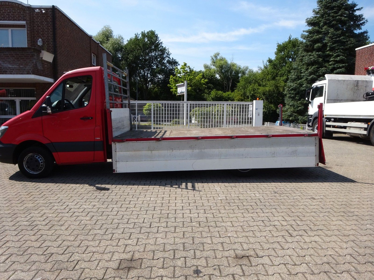 Mercedes-Benz Sprinter Pritsche 519CDI Bluetec 4x2 - Bestelwagen met open laadbak: afbeelding 4 Mercedes-Benz Sprinter Pritsche 519CDI Bluetec 4x2 - Bestelwagen met open laadbak: afbeelding 4