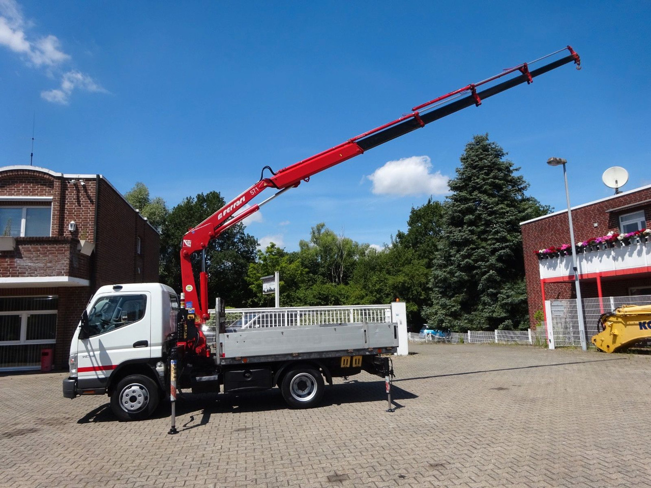 Mitsubishi Fuso Canter 7C18 + Ferrari F571 Kran - Bestelwagen met open laadbak: afbeelding 3 Mitsubishi Fuso Canter 7C18 + Ferrari F571 Kran - Bestelwagen met open laadbak: afbeelding 3