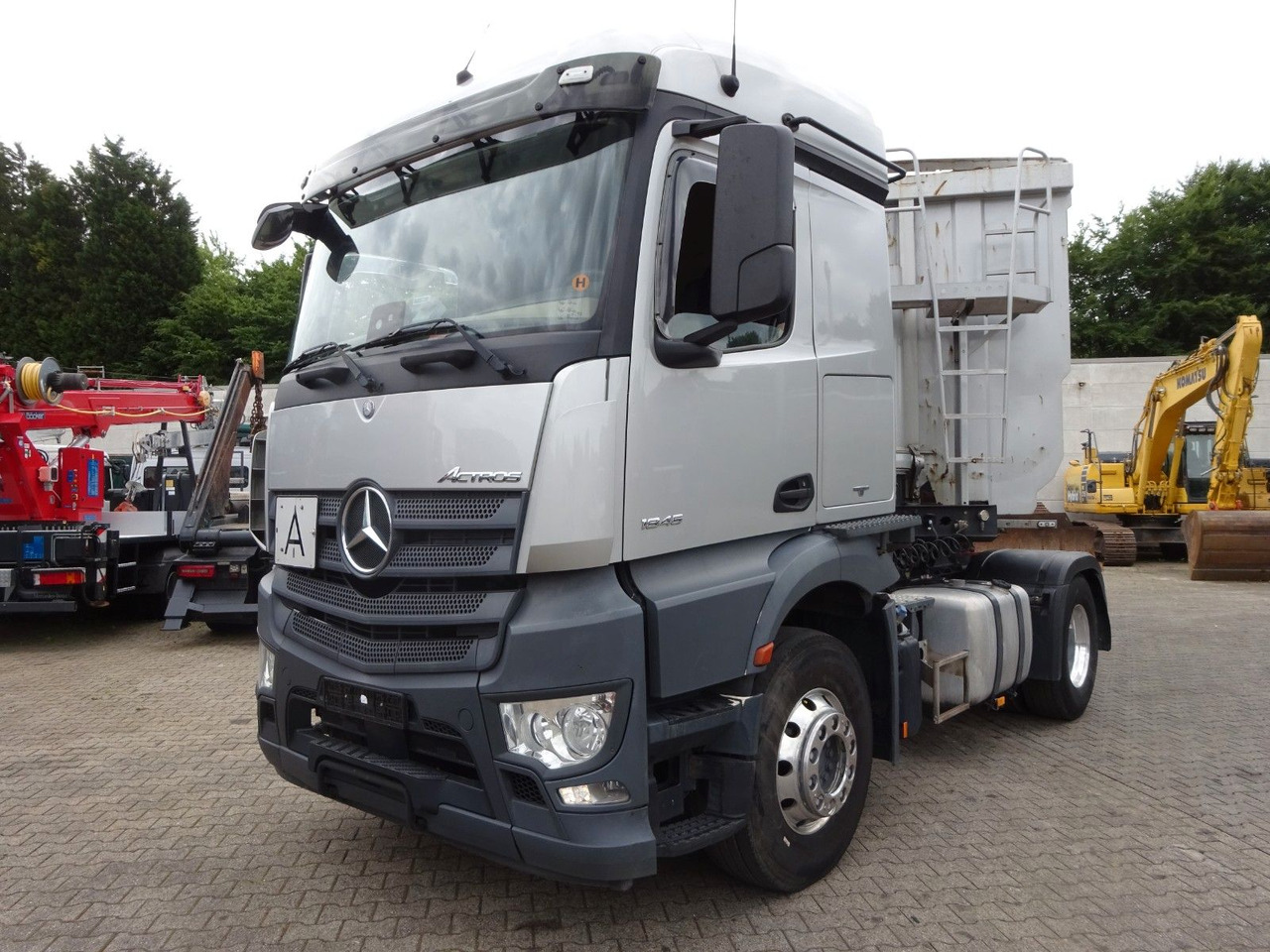 Mercedes-Benz 1845 Actros SZM mit Hydraulik Pumpe 4x2 - Trekker: afbeelding 1 Mercedes-Benz 1845 Actros SZM mit Hydraulik Pumpe 4x2 - Trekker: afbeelding 1