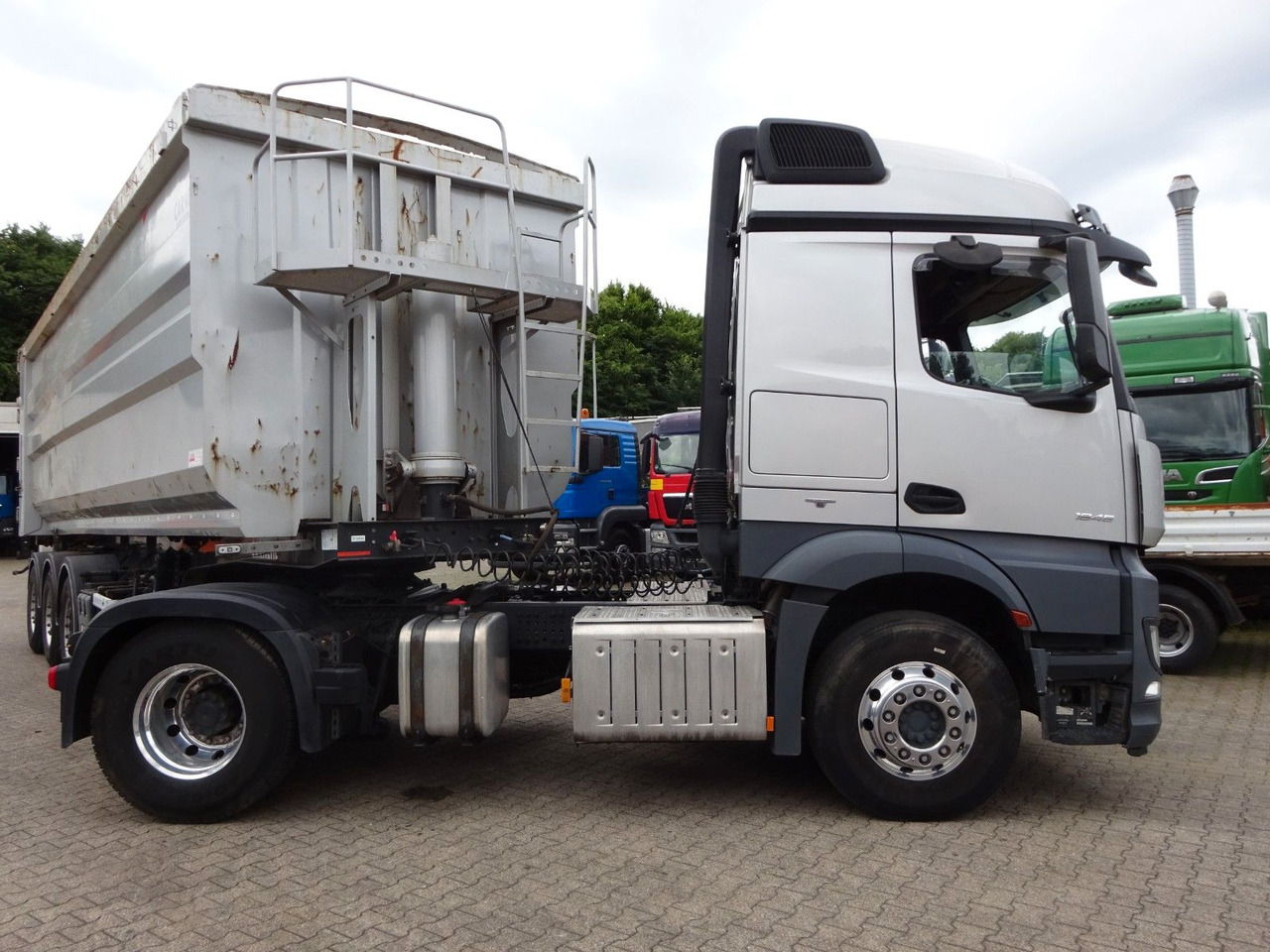Mercedes-Benz 1845 Actros SZM mit Hydraulik Pumpe 4x2 - Trekker: afbeelding 5 Mercedes-Benz 1845 Actros SZM mit Hydraulik Pumpe 4x2 - Trekker: afbeelding 5