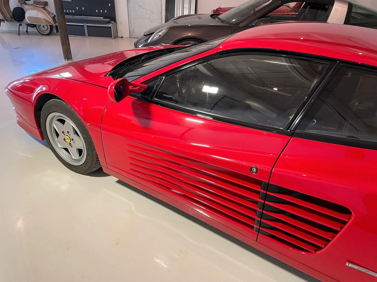 Ferrari Testarossa - Personenwagen: afbeelding 2 Ferrari Testarossa - Personenwagen: afbeelding 2