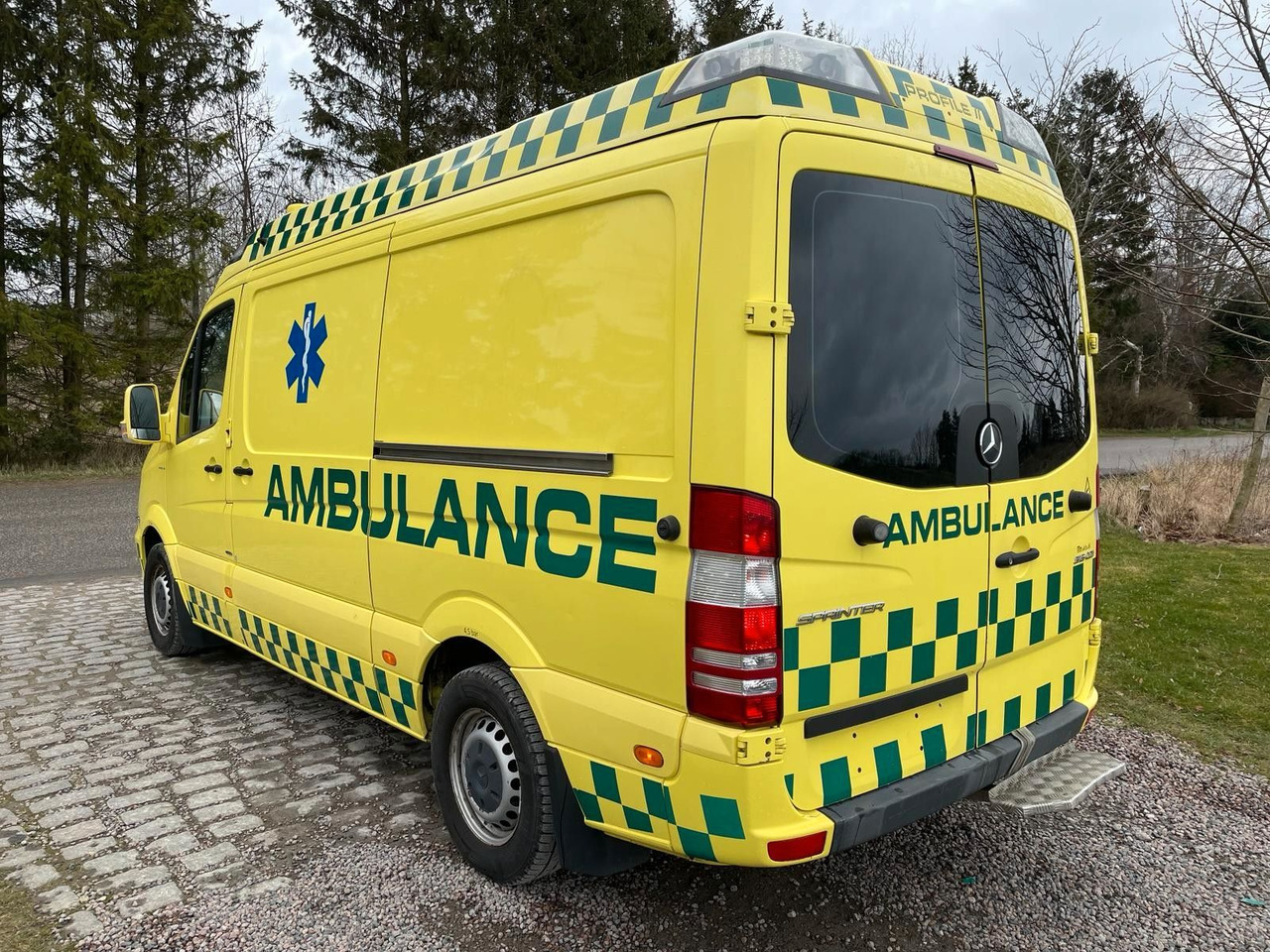 Mercedes-Benz Sprinter 316 CDI Aut *14 000 € netto - Ambulance: afbeelding 3 Mercedes-Benz Sprinter 316 CDI Aut *14 000 € netto - Ambulance: afbeelding 3