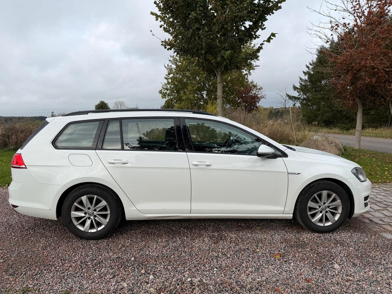 Volkswagen Golf VII Trendline BlueMotion - Stationwagen: afbeelding 5 Volkswagen Golf VII Trendline BlueMotion - Stationwagen: afbeelding 5