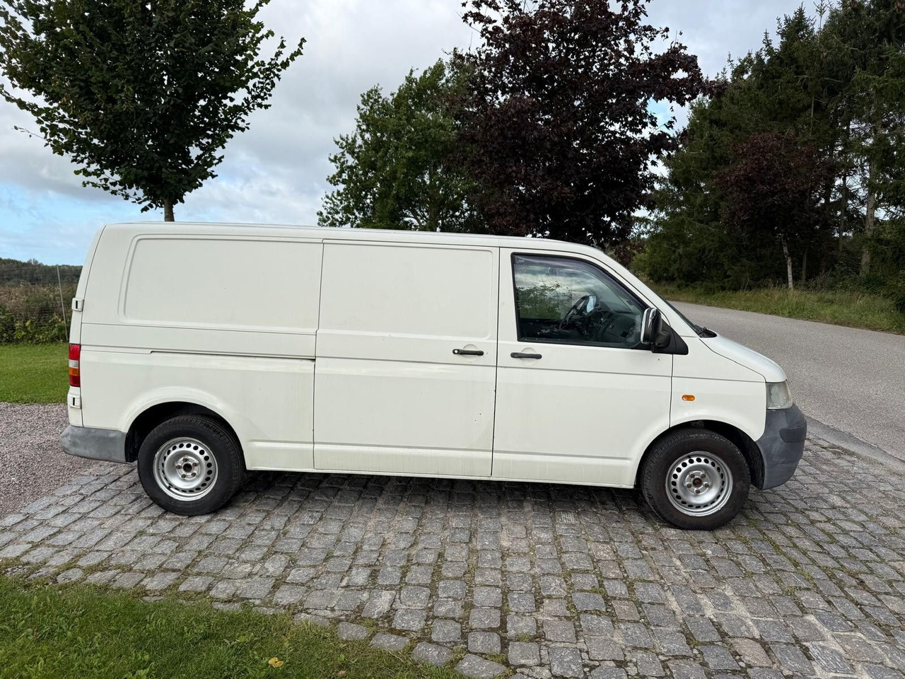 Volkswagen T5 Transporter 2.5 TDI Kasten lang - Kleine bestelwagen: afbeelding 5 Volkswagen T5 Transporter 2.5 TDI Kasten lang - Kleine bestelwagen: afbeelding 5
