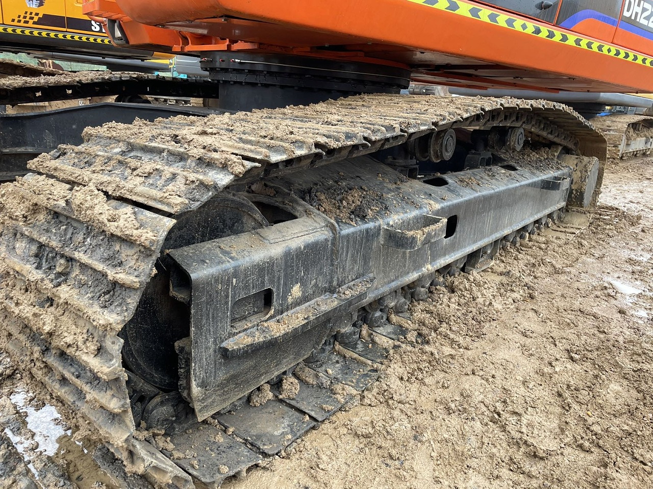 DOOSAN DH220 - Rupsgraafmachine: afbeelding 3 DOOSAN DH220 - Rupsgraafmachine: afbeelding 3