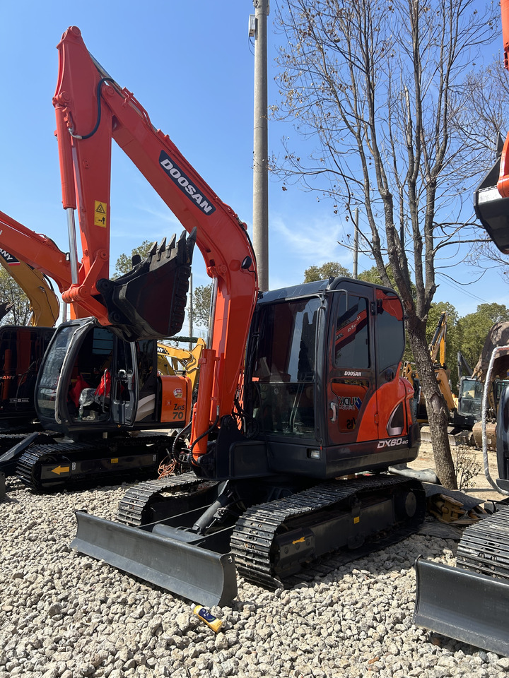 Doosan DX60 - Rupsgraafmachine: afbeelding 3 Doosan DX60 - Rupsgraafmachine: afbeelding 3