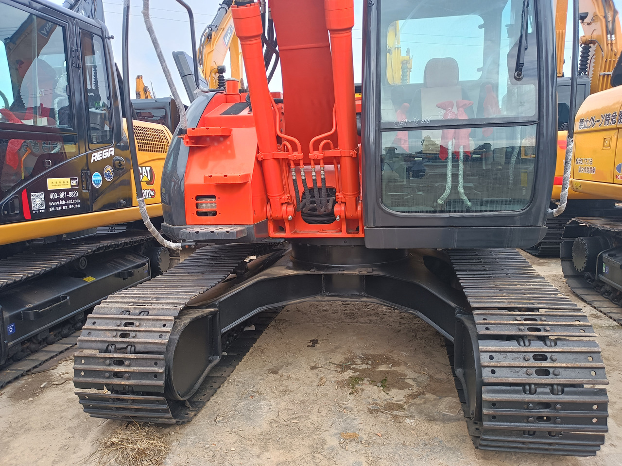 HITACHI ZX135 - Rupsgraafmachine: afbeelding 2 HITACHI ZX135 - Rupsgraafmachine: afbeelding 2