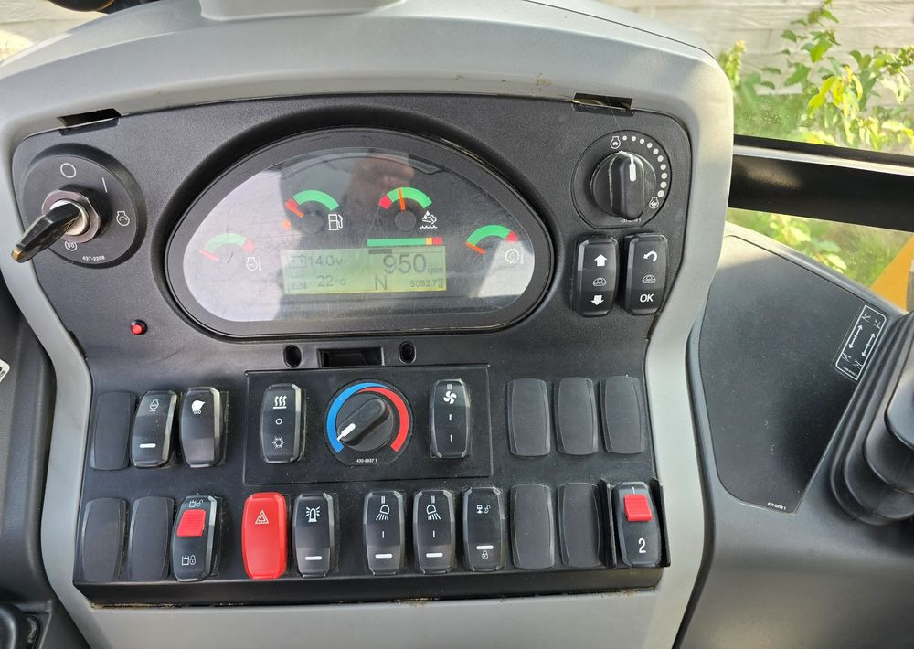 Caterpillar - Graaflaadmachine: afbeelding 4 Caterpillar - Graaflaadmachine: afbeelding 4