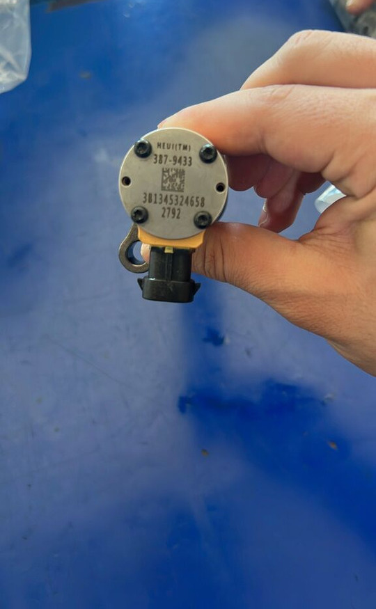 Caterpillar 2023 387-9433 Caterpillar truck - Injector voor Vrachtwagen: afbeelding 2 Caterpillar 2023 387-9433 Caterpillar truck - Injector voor Vrachtwagen: afbeelding 2