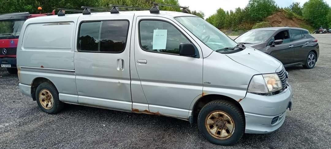 2008 Toyota Hiace 4WD og 2007 Toyota Hiace selges samlet - Personenwagen: afbeelding 3 2008 Toyota Hiace 4WD og 2007 Toyota Hiace selges samlet - Personenwagen: afbeelding 3