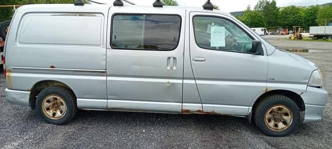2008 Toyota Hiace 4WD og 2007 Toyota Hiace selges samlet - Personenwagen: afbeelding 4 2008 Toyota Hiace 4WD og 2007 Toyota Hiace selges samlet - Personenwagen: afbeelding 4