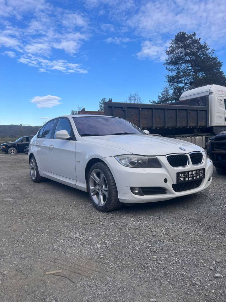 2009 BMW 316i Facelift (se mangellapp) - rep.-objekt - Sedan: afbeelding 3 2009 BMW 316i Facelift (se mangellapp) - rep.-objekt - Sedan: afbeelding 3