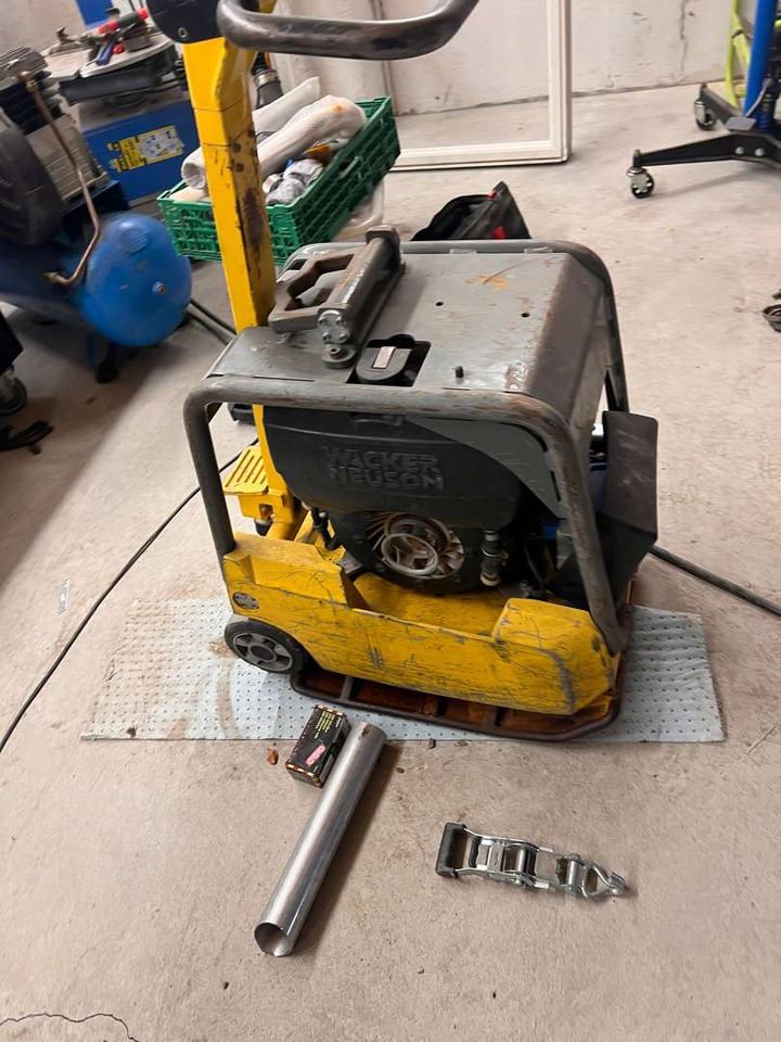 Wacker Neuson 1B30-2 vibroplate 1B30-2 (rep.-objekt) - Gereedschap/ Toebehoor: afbeelding 2 Wacker Neuson 1B30-2 vibroplate 1B30-2 (rep.-objekt) - Gereedschap/ Toebehoor: afbeelding 2