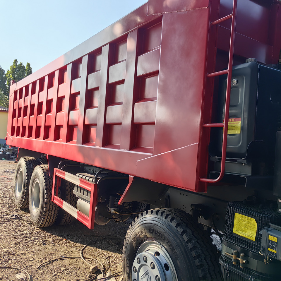 SINOTRUCK HOWO - Kipper vrachtwagen: afbeelding 3 SINOTRUCK HOWO - Kipper vrachtwagen: afbeelding 3