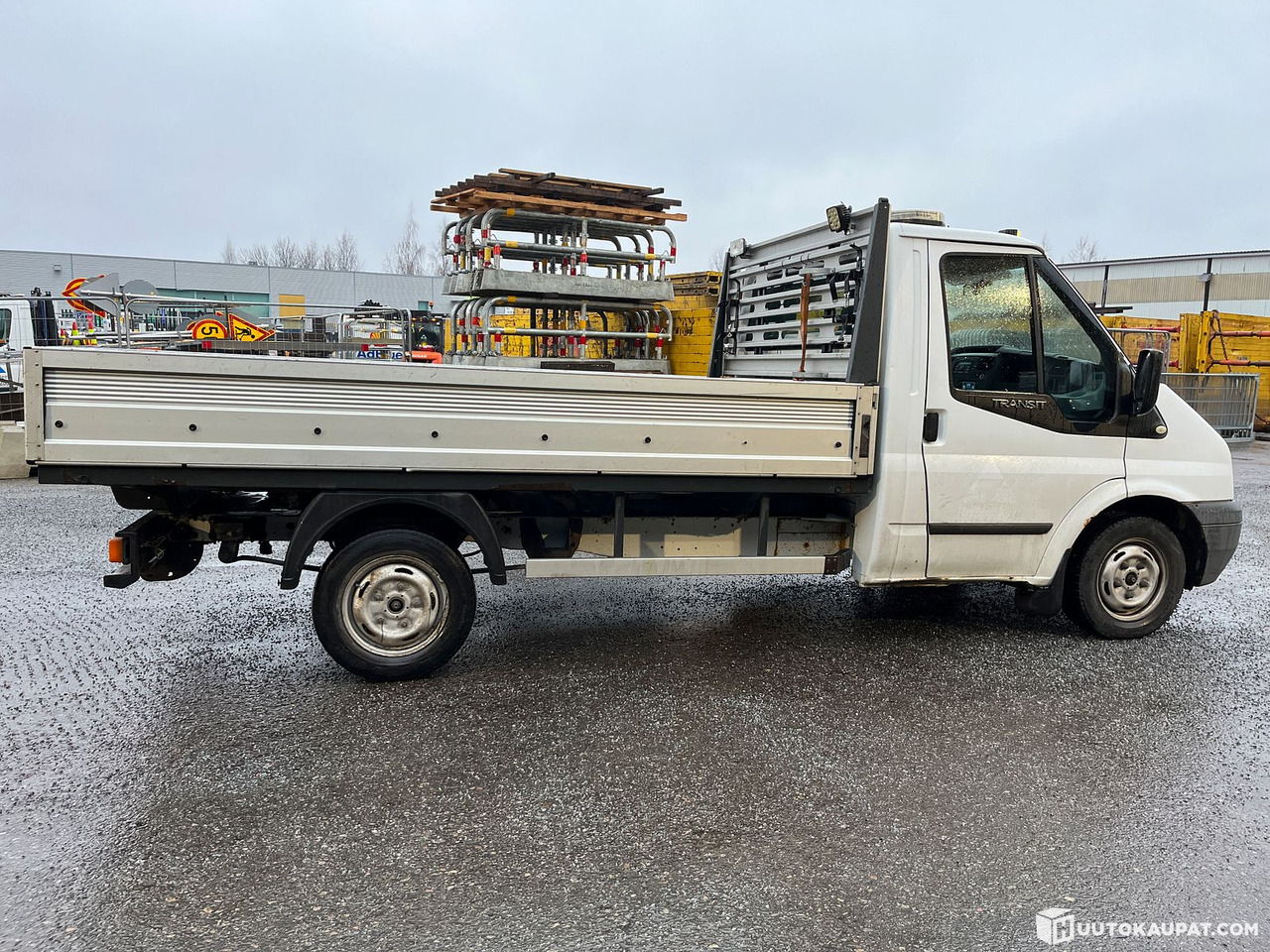 Ford Transit flatbed, reg. year 2012, only 151,068 km, Tampere - Bestelwagen met open laadbak: afbeelding 5 Ford Transit flatbed, reg. year 2012, only 151,068 km, Tampere - Bestelwagen met open laadbak: afbeelding 5