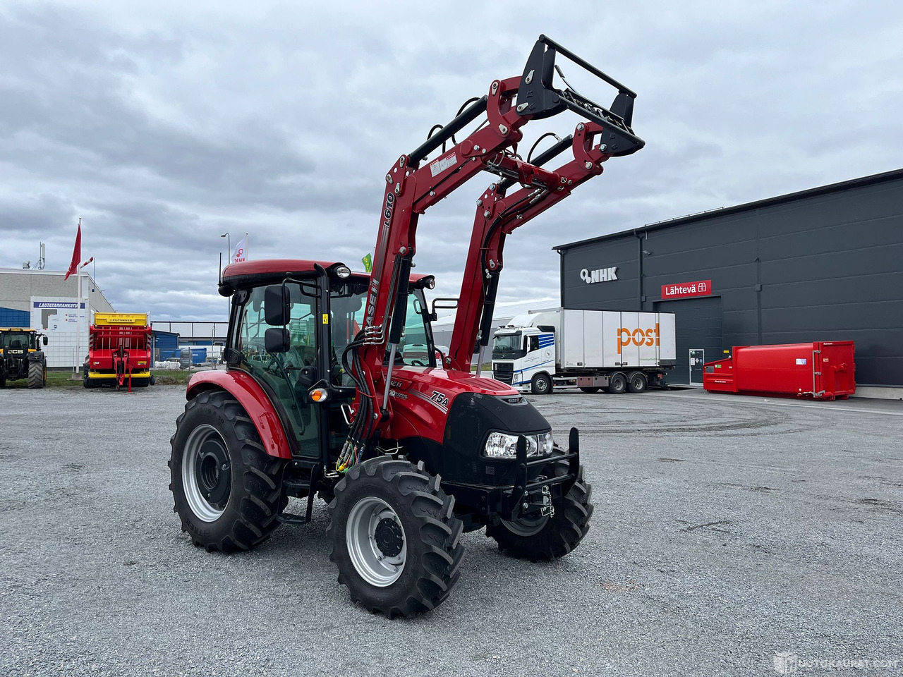 Case IH Farmall 75A kuormaajalla, 2025, rekisteröitävissä, Nähtävillä Okrassa, Hämeenlinna - Landbouwmachine: afbeelding 4 Case IH Farmall 75A kuormaajalla, 2025, rekisteröitävissä, Nähtävillä Okrassa, Hämeenlinna - Landbouwmachine: afbeelding 4