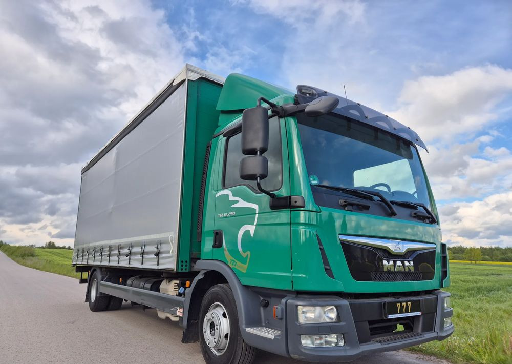 MAN TGL 12.250 6.2m AUTOMAT KLIMA z Niemiec ESP nowe opony EURO 6 / 4.75 rozstaw / zawiesie na wózek widłowy / TOP STAN / okazja nauka jazdy MOŻLIWOŚĆ DOSTOSOWANIA 12t - Schuifzeilen vrachtwagen: afbeelding 1 MAN TGL 12.250 6.2m AUTOMAT KLIMA z Niemiec ESP nowe opony EURO 6 / 4.75 rozstaw / zawiesie na wózek widłowy / TOP STAN / okazja nauka jazdy MOŻLIWOŚĆ DOSTOSOWANIA 12t - Schuifzeilen vrachtwagen: afbeelding 1