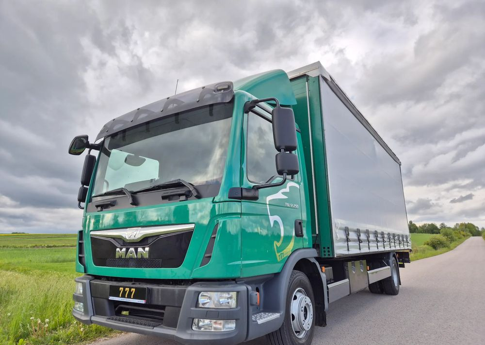 MAN TGL 12.250 6.2m AUTOMAT KLIMA z Niemiec ESP nowe opony EURO 6 / 4.75 rozstaw / zawiesie na wózek widłowy / TOP STAN / okazja nauka jazdy MOŻLIWOŚĆ DOSTOSOWANIA 12t - Schuifzeilen vrachtwagen: afbeelding 2 MAN TGL 12.250 6.2m AUTOMAT KLIMA z Niemiec ESP nowe opony EURO 6 / 4.75 rozstaw / zawiesie na wózek widłowy / TOP STAN / okazja nauka jazdy MOŻLIWOŚĆ DOSTOSOWANIA 12t - Schuifzeilen vrachtwagen: afbeelding 2
