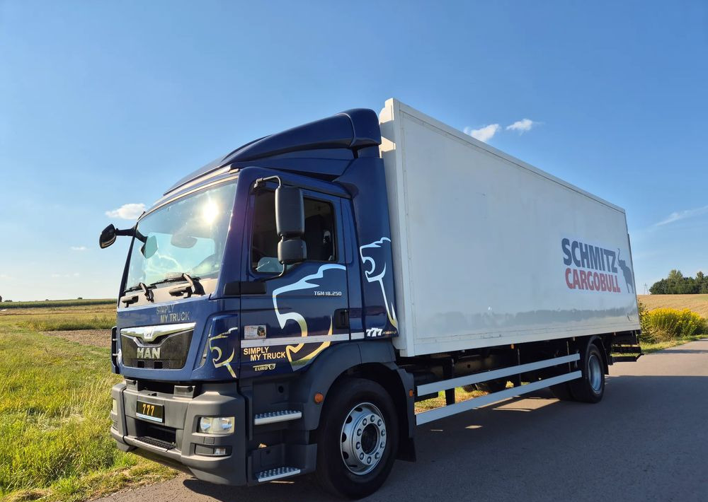 MAN TGM 18.250 Carrier 1950 D/E z Holandii / TOP STAN / 7.5m / 18 palet / winda + drzwi boczne / OKAZJA - Koelwagen vrachtwagen: afbeelding 5 MAN TGM 18.250 Carrier 1950 D/E z Holandii / TOP STAN / 7.5m / 18 palet / winda + drzwi boczne / OKAZJA - Koelwagen vrachtwagen: afbeelding 5