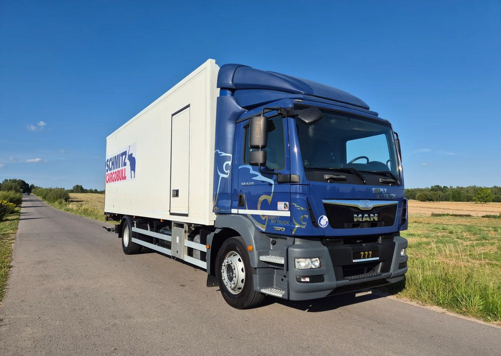 MAN TGM 18.250 Carrier 1950 D/E z Holandii / TOP STAN / 7.5m / 18 palet / winda + drzwi boczne / OKAZJA - Koelwagen vrachtwagen: afbeelding 3 MAN TGM 18.250 Carrier 1950 D/E z Holandii / TOP STAN / 7.5m / 18 palet / winda + drzwi boczne / OKAZJA - Koelwagen vrachtwagen: afbeelding 3