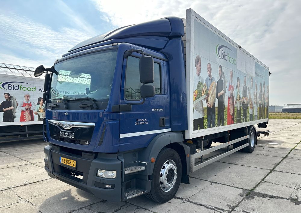 MAN TGM 18.290 18.250 Carrier 1950 D/E z Holandii / TOP STAN / 7.5m / 18 palet / winda + drzwi boczne / OKAZJA - Koelwagen vrachtwagen: afbeelding 1 MAN TGM 18.290 18.250 Carrier 1950 D/E z Holandii / TOP STAN / 7.5m / 18 palet / winda + drzwi boczne / OKAZJA - Koelwagen vrachtwagen: afbeelding 1
