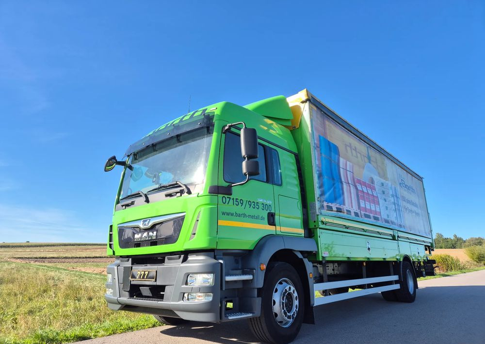 MAN Tgm 18.320 FULL SERWIS UNIKAT TOP ORYGINALNY PRZEBIEG z Niemiec AUTOMAT WINDA ACC Pirelli klima postojowa 18.250 18.290 15.250 15.290 15.320 - Schuifzeilen vrachtwagen: afbeelding 2 MAN Tgm 18.320 FULL SERWIS UNIKAT TOP ORYGINALNY PRZEBIEG z Niemiec AUTOMAT WINDA ACC Pirelli klima postojowa 18.250 18.290 15.250 15.290 15.320 - Schuifzeilen vrachtwagen: afbeelding 2