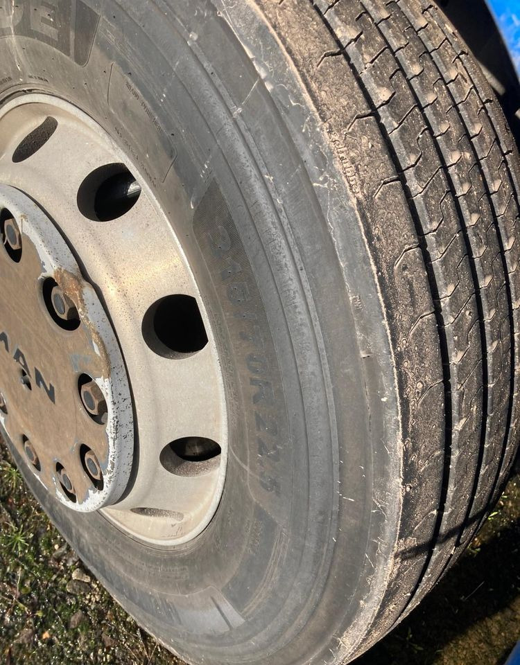 MAN TGS 18.400 NAUKA JAZDY z Niemiec NISKA KABINA ELKA AUTOMAT 4x2 STANDARD 315/70r22.5 SUPER STAN TGX 470 460 420 430 500 510 400 360 410 - Trekker: afbeelding 4 MAN TGS 18.400 NAUKA JAZDY z Niemiec NISKA KABINA ELKA AUTOMAT 4x2 STANDARD 315/70r22.5 SUPER STAN TGX 470 460 420 430 500 510 400 360 410 - Trekker: afbeelding 4