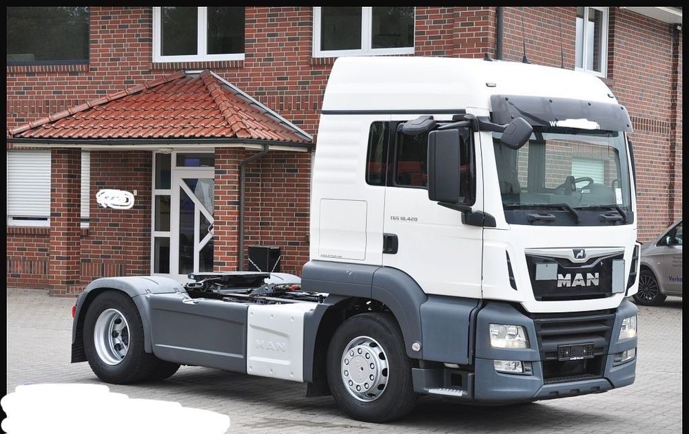 MAN TGS 18.420 2019 NAUKA JAZDY POLIFT ELKA AUTOMAT 4x2 STANDARD 315/70r22.5 SUPER STAN TGX 470 460 420 430 500 510 400 360 410 - Trekker: afbeelding 1 MAN TGS 18.420 2019 NAUKA JAZDY POLIFT ELKA AUTOMAT 4x2 STANDARD 315/70r22.5 SUPER STAN TGX 470 460 420 430 500 510 400 360 410 - Trekker: afbeelding 1