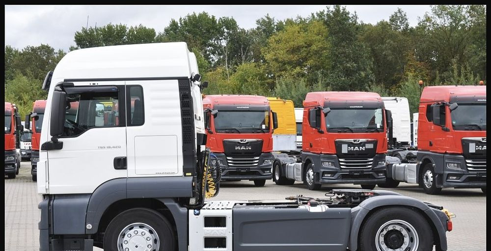 MAN TGS 18.420 2019 NAUKA JAZDY POLIFT ELKA AUTOMAT 4x2 STANDARD 315/70r22.5 SUPER STAN TGX 470 460 420 430 500 510 400 360 410 - Trekker: afbeelding 1 MAN TGS 18.420 2019 NAUKA JAZDY POLIFT ELKA AUTOMAT 4x2 STANDARD 315/70r22.5 SUPER STAN TGX 470 460 420 430 500 510 400 360 410 - Trekker: afbeelding 1