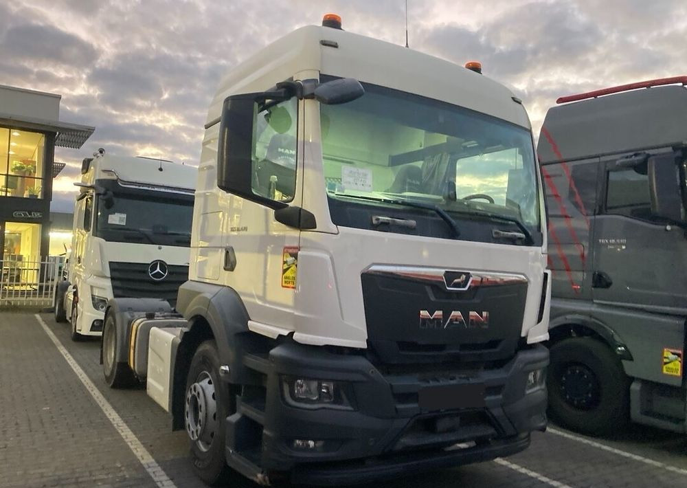 MAN TGS 18.470 NAUKA JAZDY STANDARD 4x2 / TGX 18.360 400 510 460 500 TOP STAN / ŚWIEŻO SPROWADZONY - Trekker: afbeelding 2 MAN TGS 18.470 NAUKA JAZDY STANDARD 4x2 / TGX 18.360 400 510 460 500 TOP STAN / ŚWIEŻO SPROWADZONY - Trekker: afbeelding 2