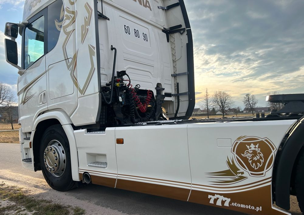 Scania R500 FULL AIR 2019 10x poduszki KLIMA POSTOJOWA / RETARDER / FULL SPOJLER / TOP STAN / od jedynego właściciela ! HYDRAULIKA spod beczki spożywczej ! / do wywrotu ruchomej podłogi beczki TOP TOP - Trekker: afbeelding 5 Scania R500 FULL AIR 2019 10x poduszki KLIMA POSTOJOWA / RETARDER / FULL SPOJLER / TOP STAN / od jedynego właściciela ! HYDRAULIKA spod beczki spożywczej ! / do wywrotu ruchomej podłogi beczki TOP TOP - Trekker: afbeelding 5