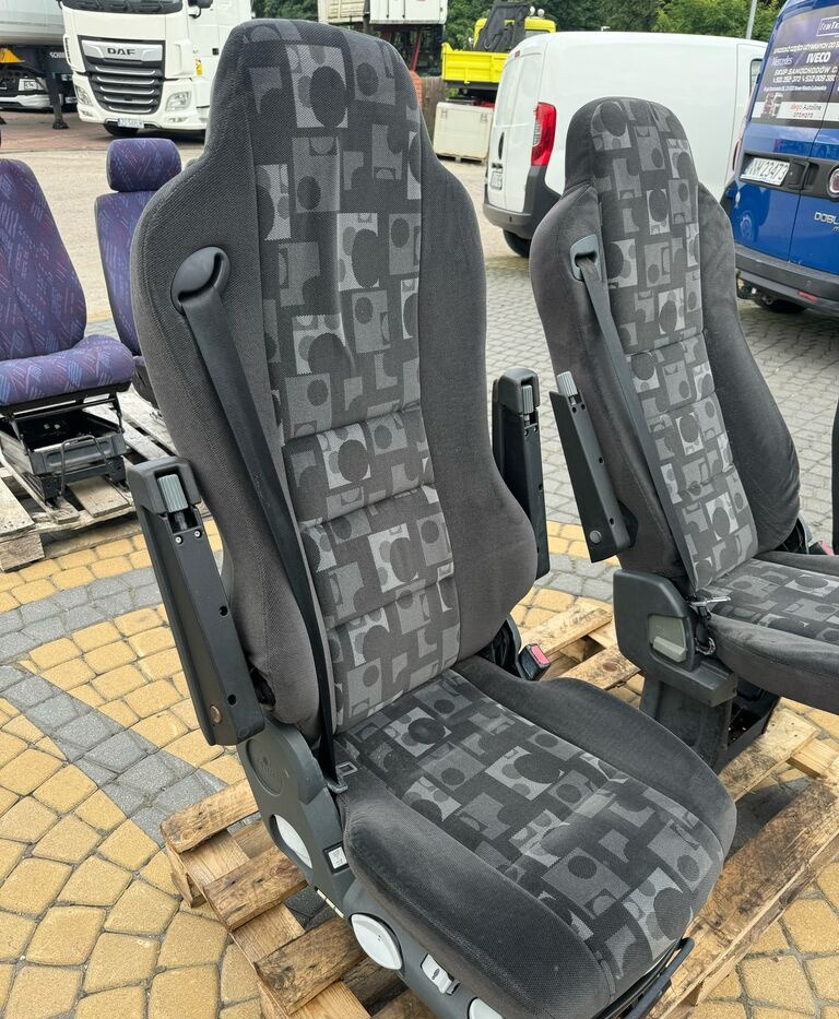 Mercedes-Benz ACTROS MP 2 MP 3 AXOR truck - Zitplaats voor Vrachtwagen: afbeelding 2 Mercedes-Benz ACTROS MP 2 MP 3 AXOR truck - Zitplaats voor Vrachtwagen: afbeelding 2