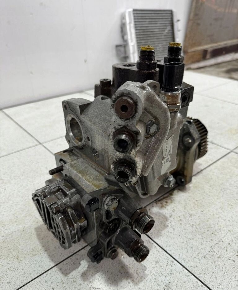 Mercedes-Benz Actros MP 4 A4700900850 truck - Brandstofpomp voor Vrachtwagen: afbeelding 4 Mercedes-Benz Actros MP 4 A4700900850 truck - Brandstofpomp voor Vrachtwagen: afbeelding 4