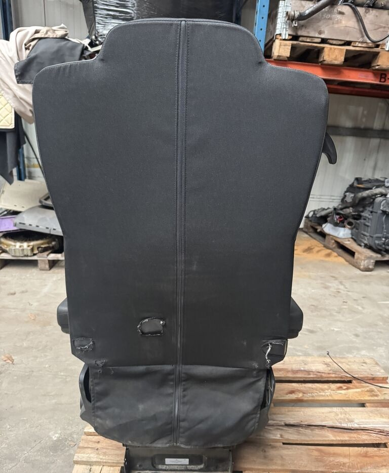 Mercedes-Benz Actros MP 4 Antos Arocs truck - Zitplaats voor Vrachtwagen: afbeelding 2 Mercedes-Benz Actros MP 4 Antos Arocs truck - Zitplaats voor Vrachtwagen: afbeelding 2